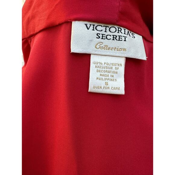 VTG VICTORIA’s SECRET COLLECTION Small Red Satin Embroidered Kimono Robe Holiday - Picture 14 of 15
